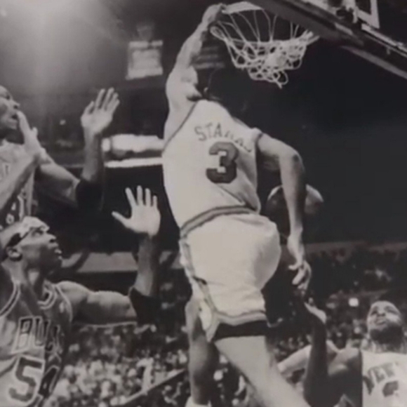 NEW JOHN STARKS KNICKS DUNK OVER MICHAEL JORDAN GLOSSY 8.5x11 REPRINT B&W POSTER - Picture 3 of 9